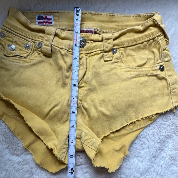 True Religion Yellow Joey Cut Off Shorts Sz 26 - Picture 7 of 8
